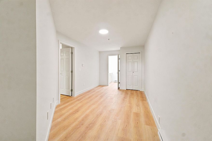 301 2928 Commercial Drive