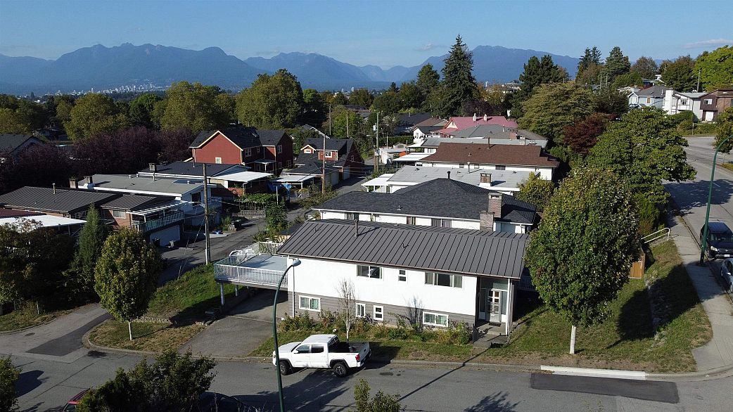 4695 Nanaimo Street