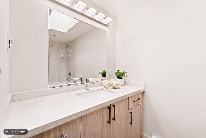 301 2928 Commercial Drive