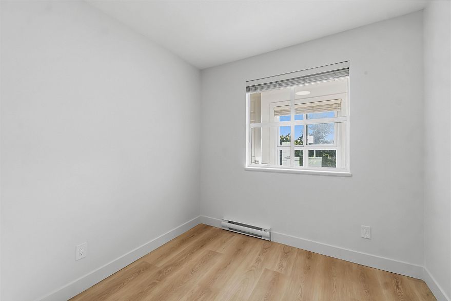 306 2928 Commercial Drive