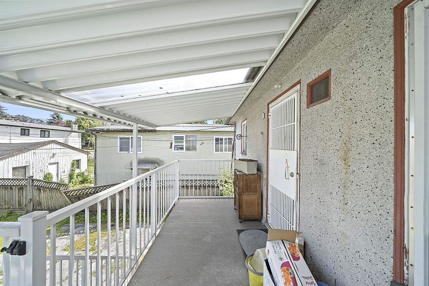 942 Nanaimo Street