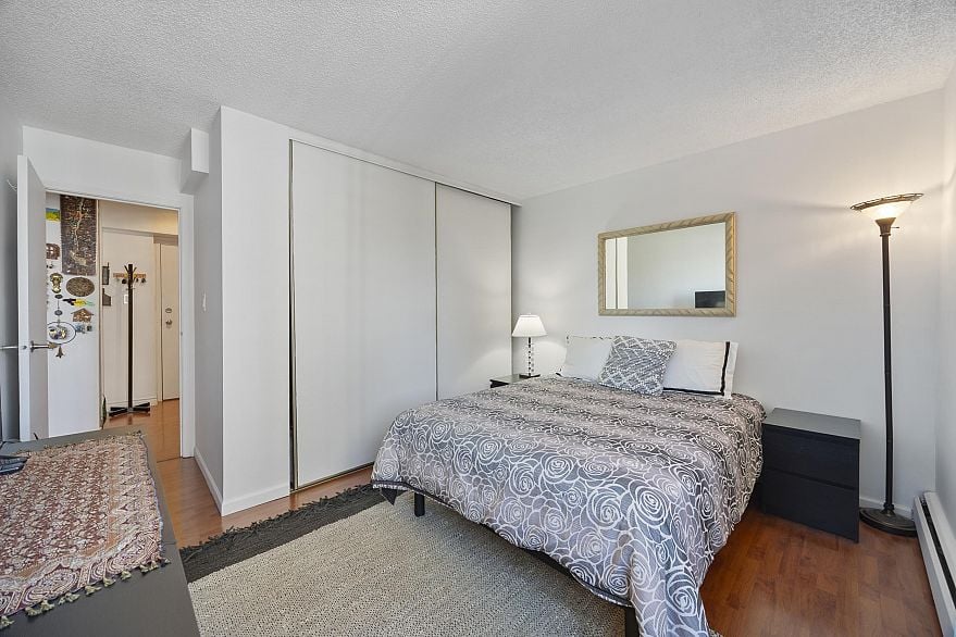 1003 3737 Bartlett Court