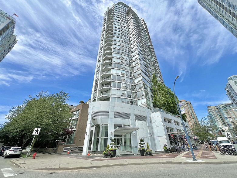 1002 1201 Marinaside Crescent