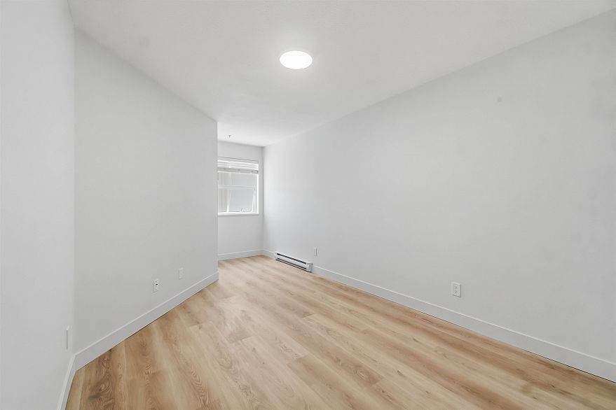 306 2928 Commercial Drive