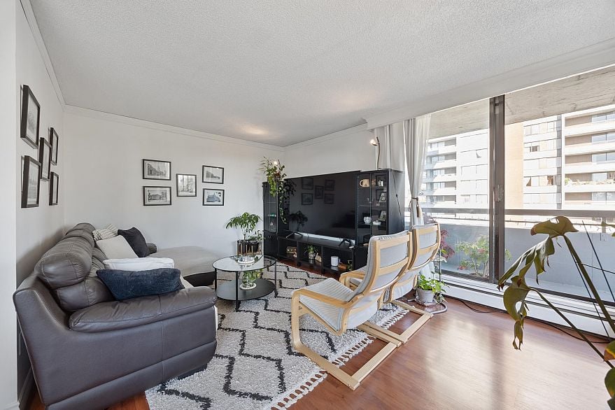 1003 3737 Bartlett Court