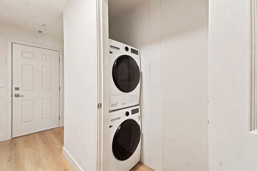 301 2928 Commercial Drive