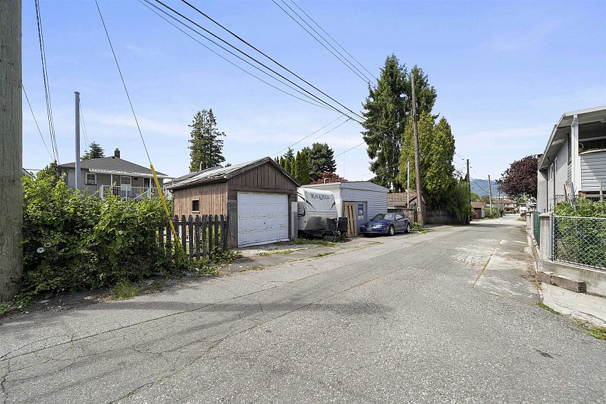 942 Nanaimo Street