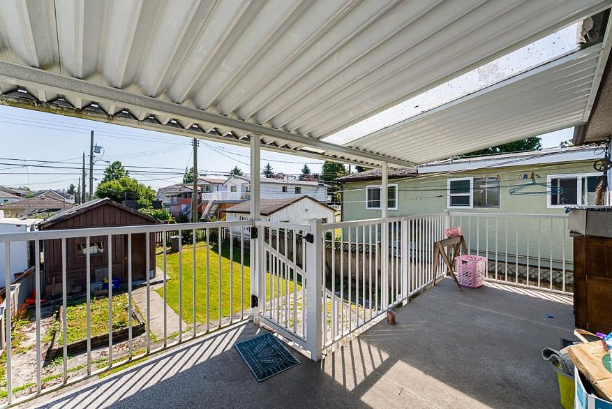 942 Nanaimo Street
