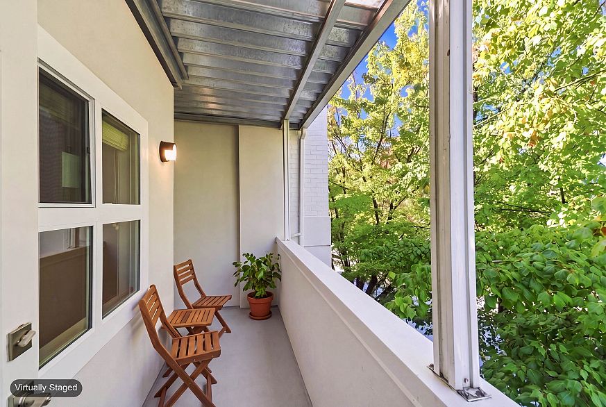 301 2928 Commercial Drive