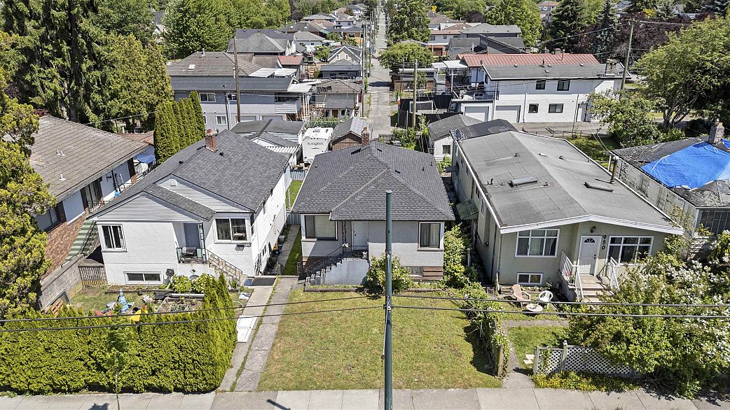 942 Nanaimo Street