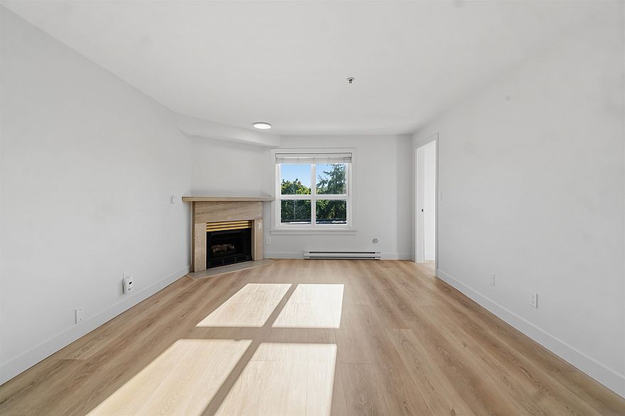 306 2928 Commercial Drive