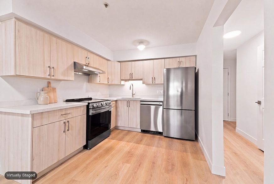 301 2928 Commercial Drive
