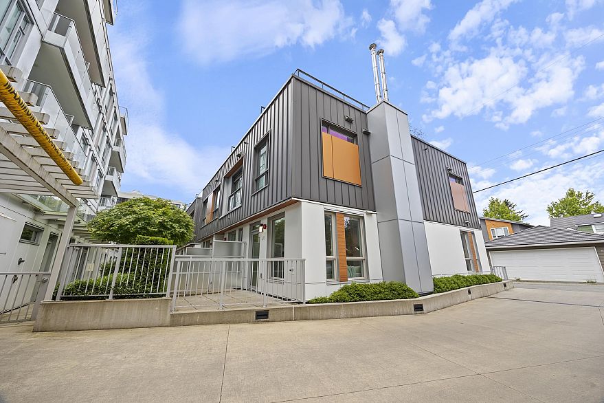 477 W King Edward Avenue