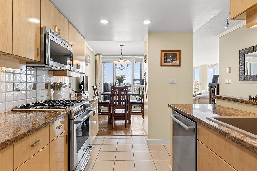 3607 1033 Marinaside Crescent