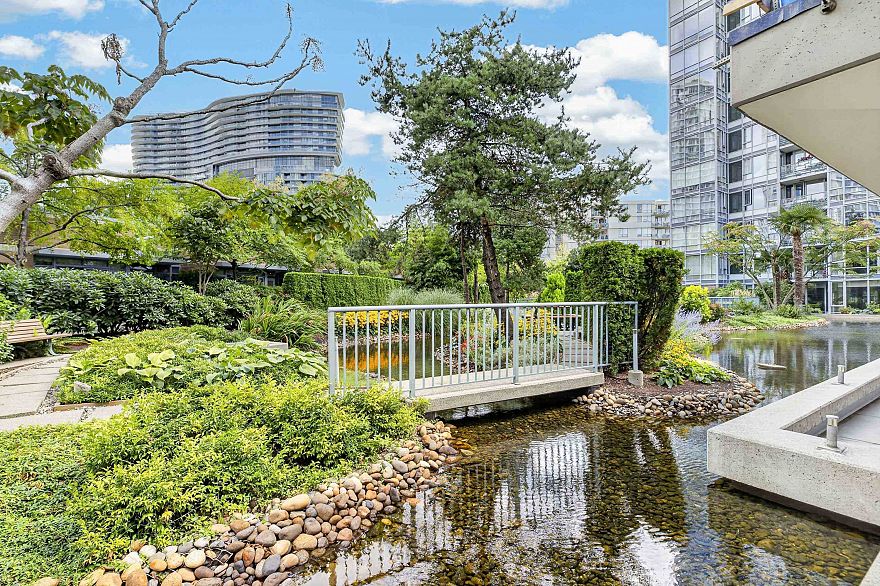 3607 1033 Marinaside Crescent