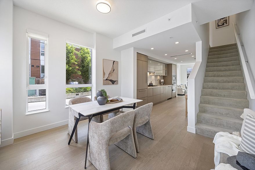477 W King Edward Avenue