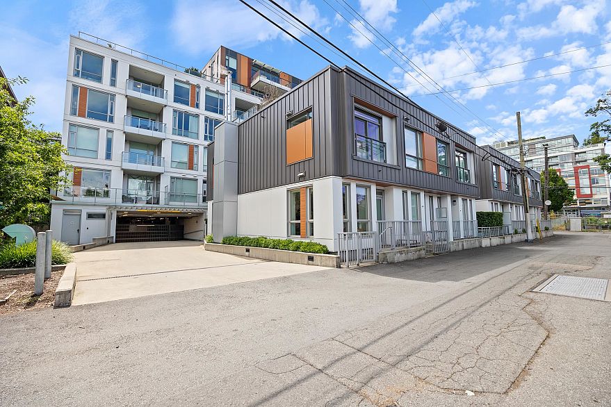 477 W King Edward Avenue