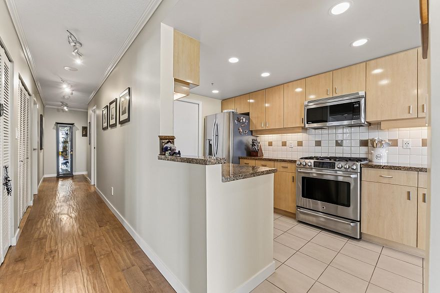 3607 1033 Marinaside Crescent
