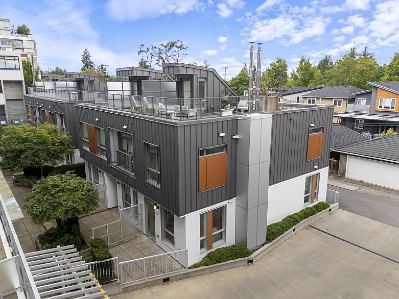 477 W King Edward Avenue