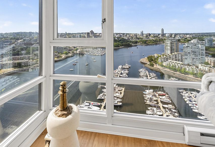3607 1033 Marinaside Crescent