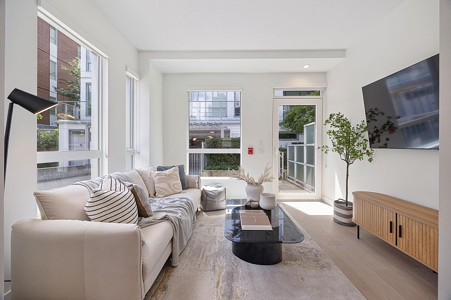 477 W King Edward Avenue