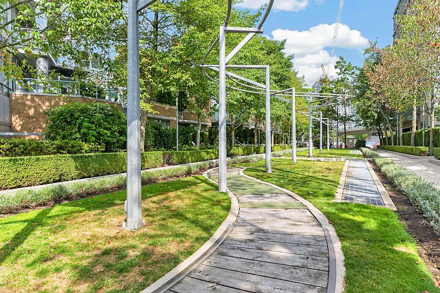 3607 1033 Marinaside Crescent