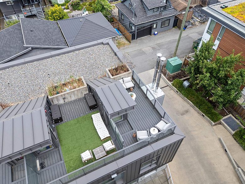 477 W King Edward Avenue