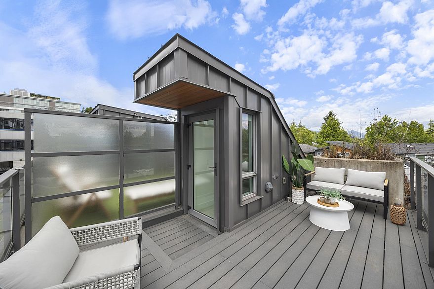 477 W King Edward Avenue