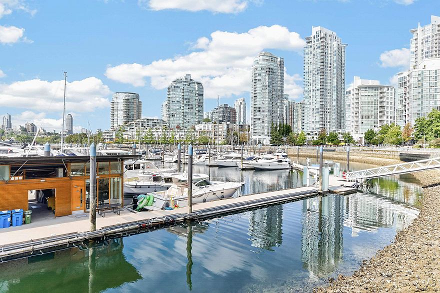 3607 1033 Marinaside Crescent