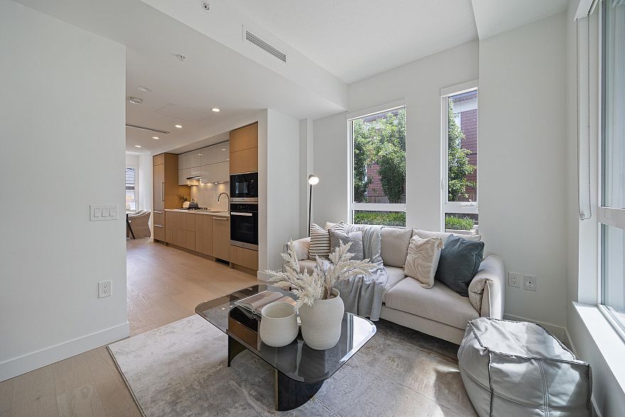 477 W King Edward Avenue