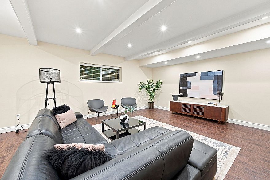 4245 Nautilus Close