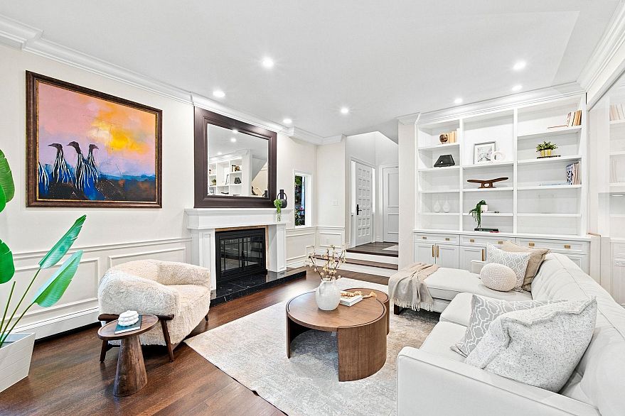 4245 Nautilus Close