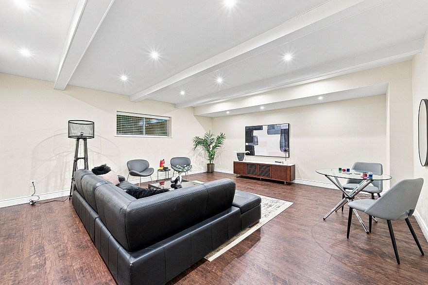 4245 Nautilus Close