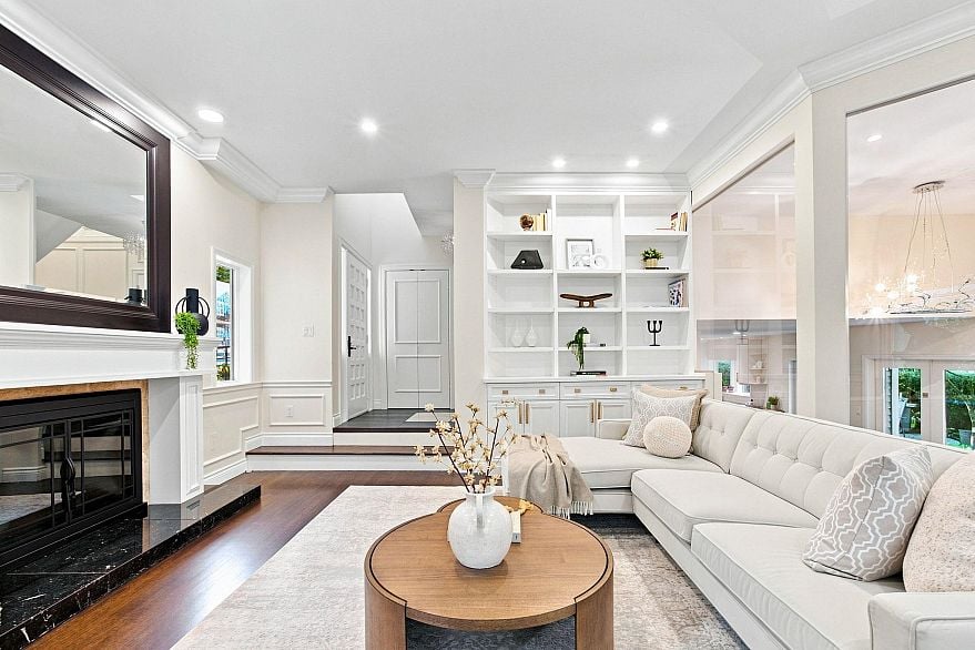 4245 Nautilus Close