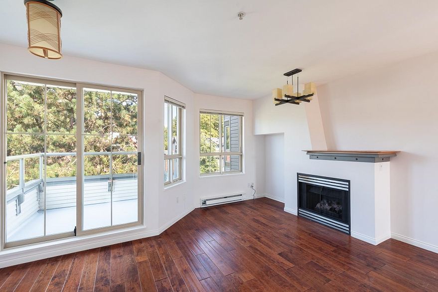 34 2375 W Broadway
