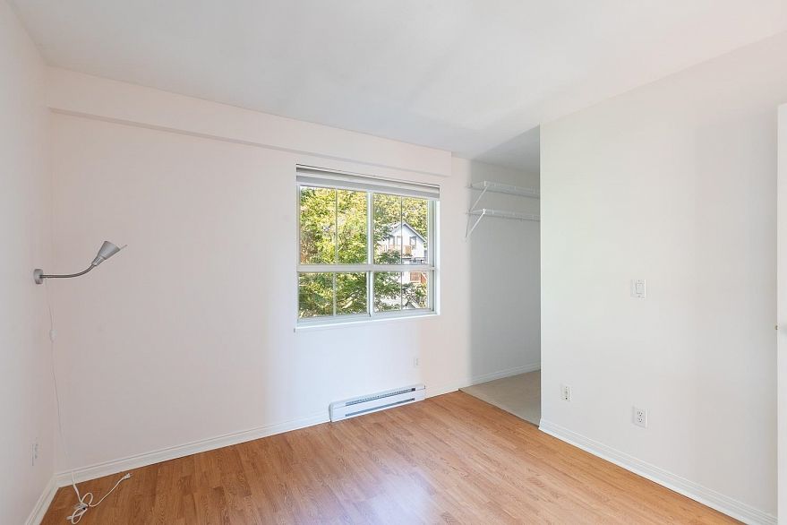 34 2375 W Broadway