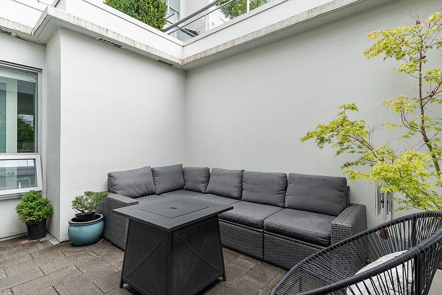 182 E 17th Avenue