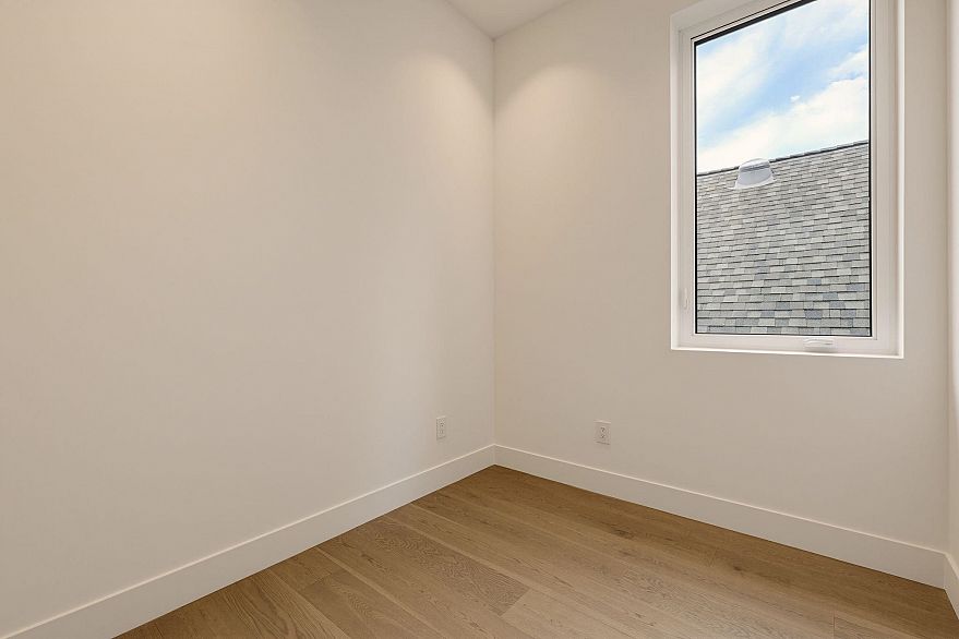 2 3617 W 12th Avenue