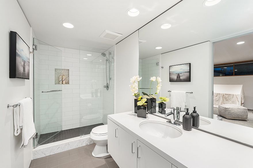 1299 W 57th Avenue