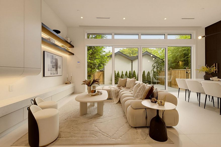 2 3617 W 12th Avenue