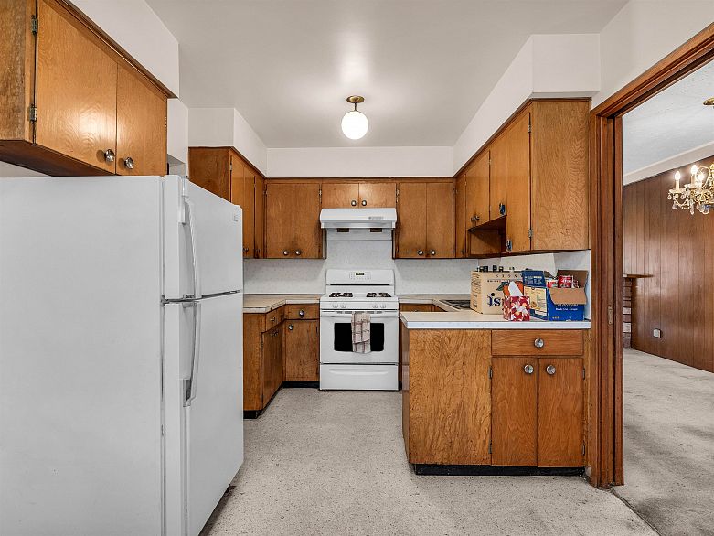 409 E 63rd Avenue