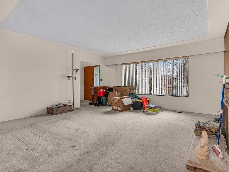 409 E 63rd Avenue