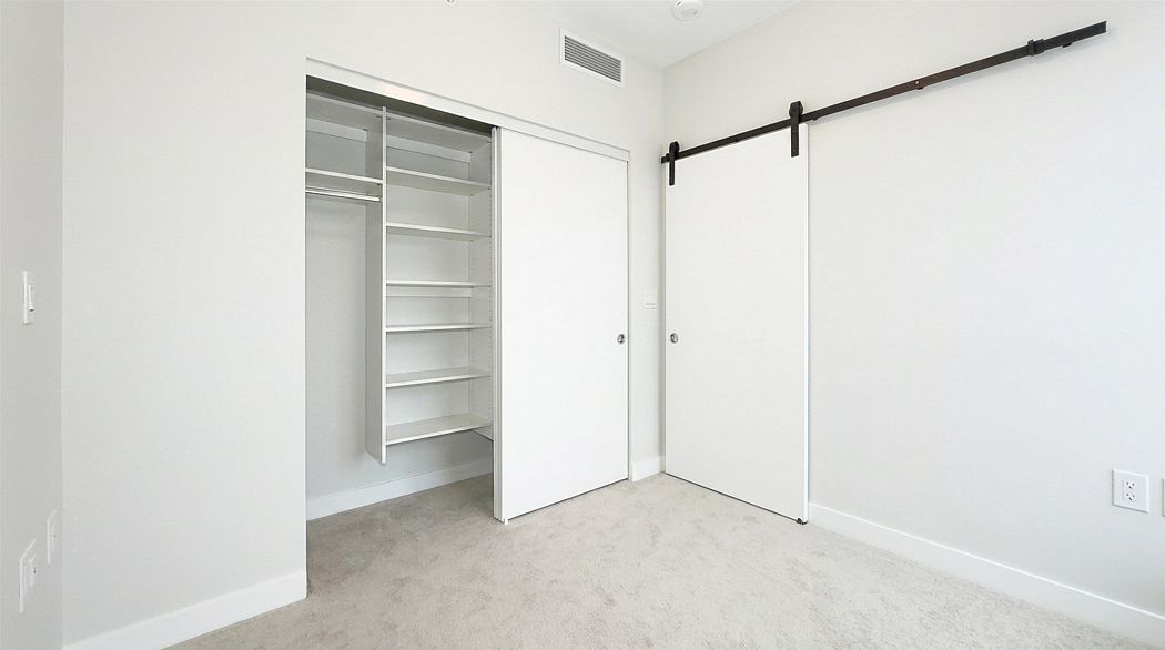 1406 3430 E Kent Avenue South
