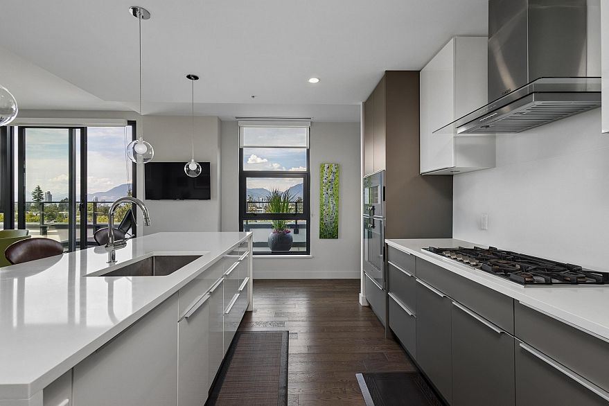 601 4427 Cambie Street