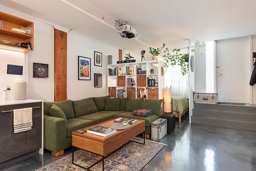 L2 2556 E Hastings Street