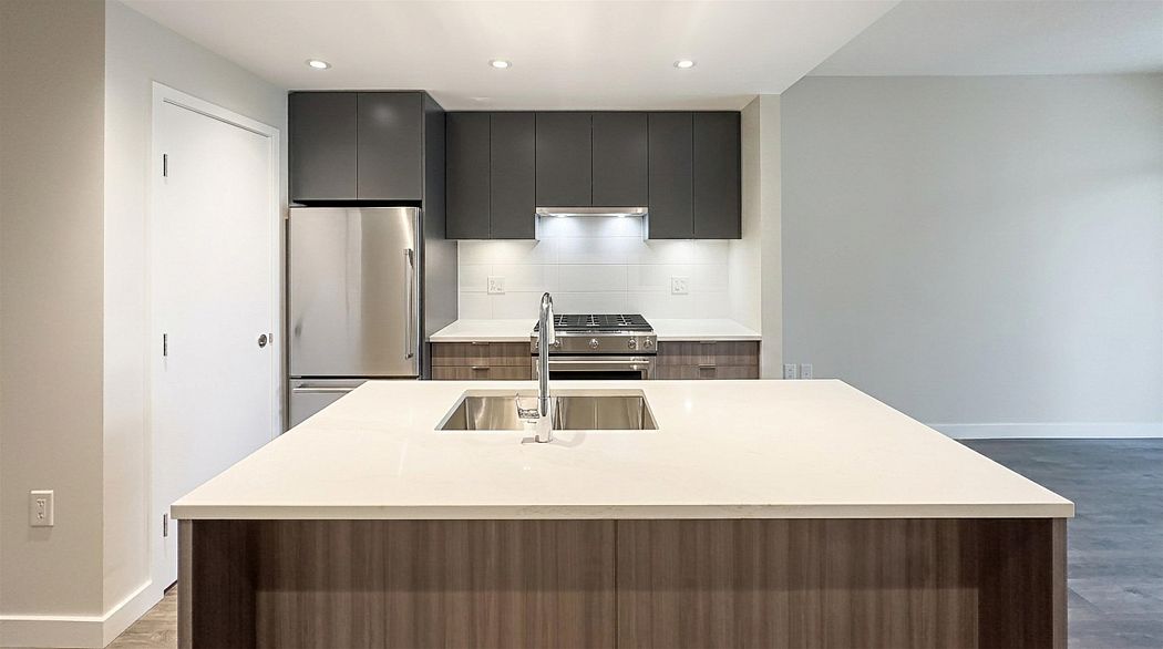 1406 3430 E Kent Avenue South