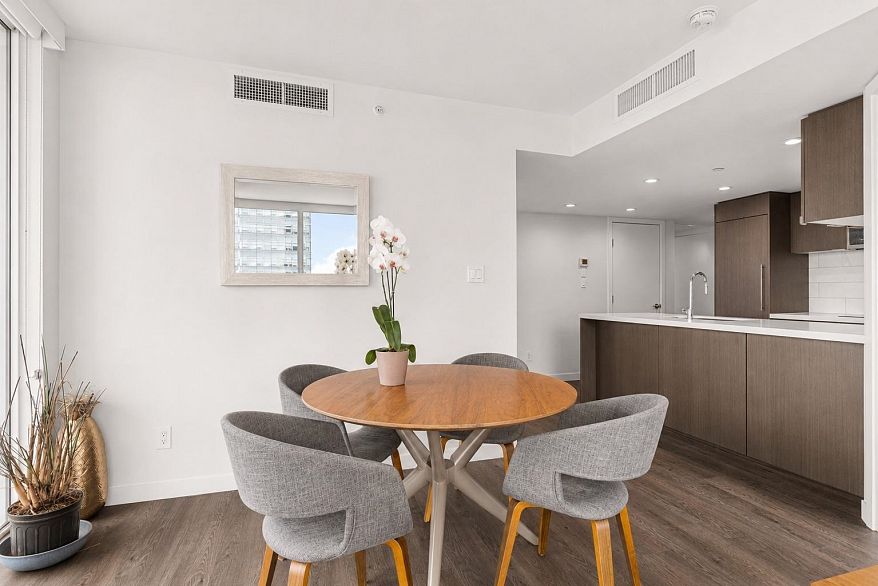 1408 8189 Cambie Street