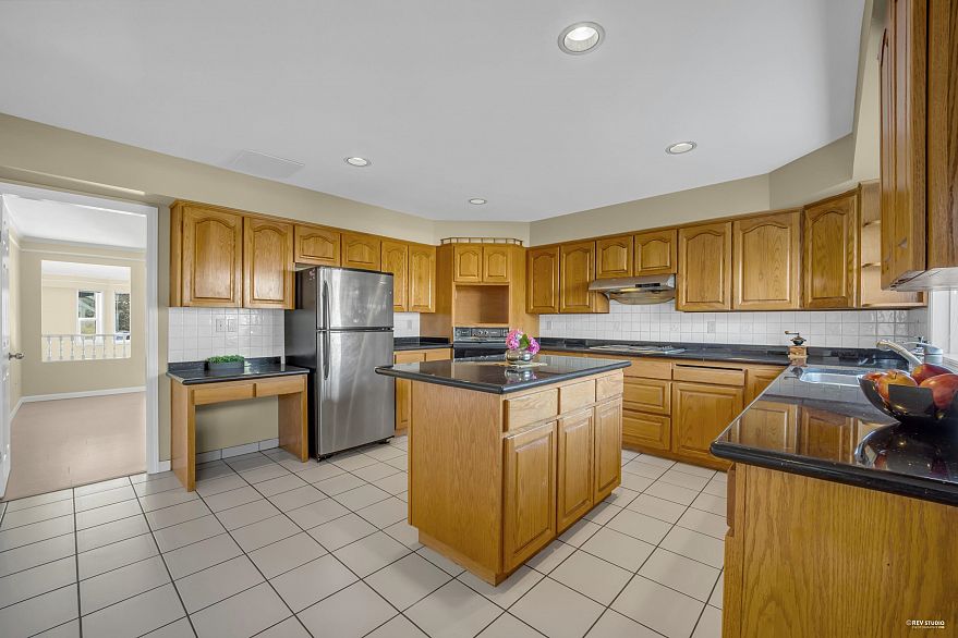 2445 W 19th Avenue