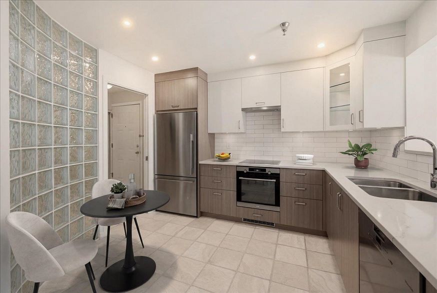 308 5880 Hampton Place