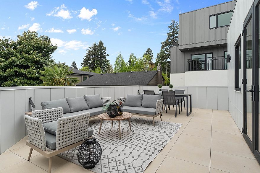 948 W 57th Avenue